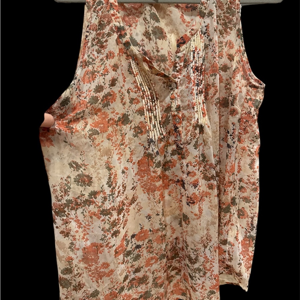 Motherhood Maternity blouse floral sleeveless size XL sheer
V-neck top - Picture 2 of 6